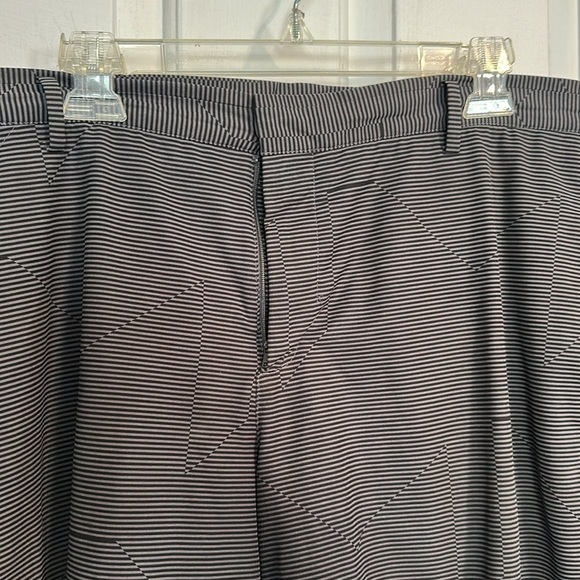 Nike golf shorts men’s size 38 black and grey stripes - Picture 2 of 5